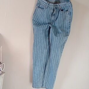 American Eagle size 6R denim white pin stripes. Mom jeans.